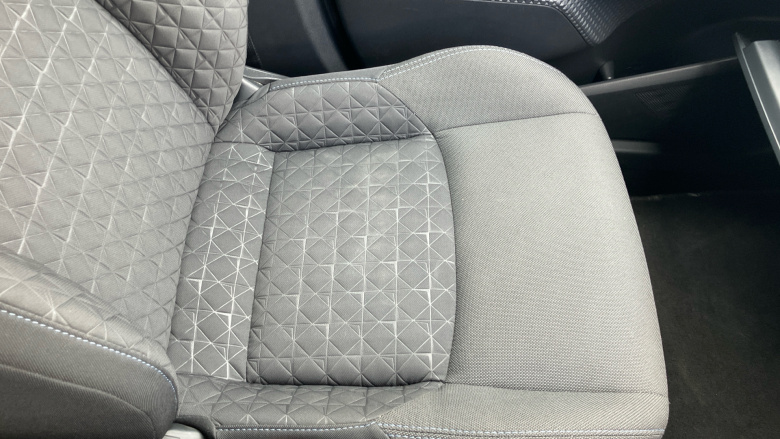 Toyota C-HR 1.8 Hybrid Design 5dr CVT Hybrid Hatchback